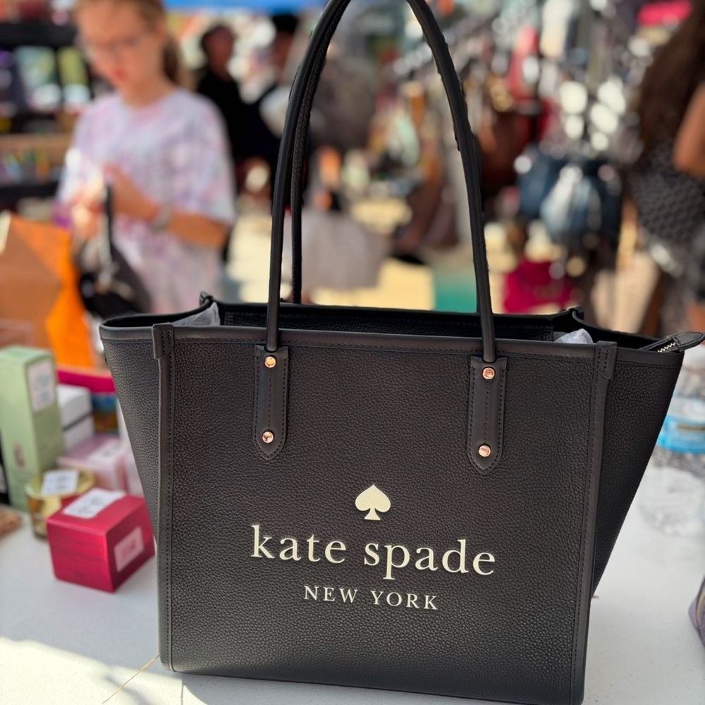 Kate Spade Black Tote with Structured Design and Sturdy Handles